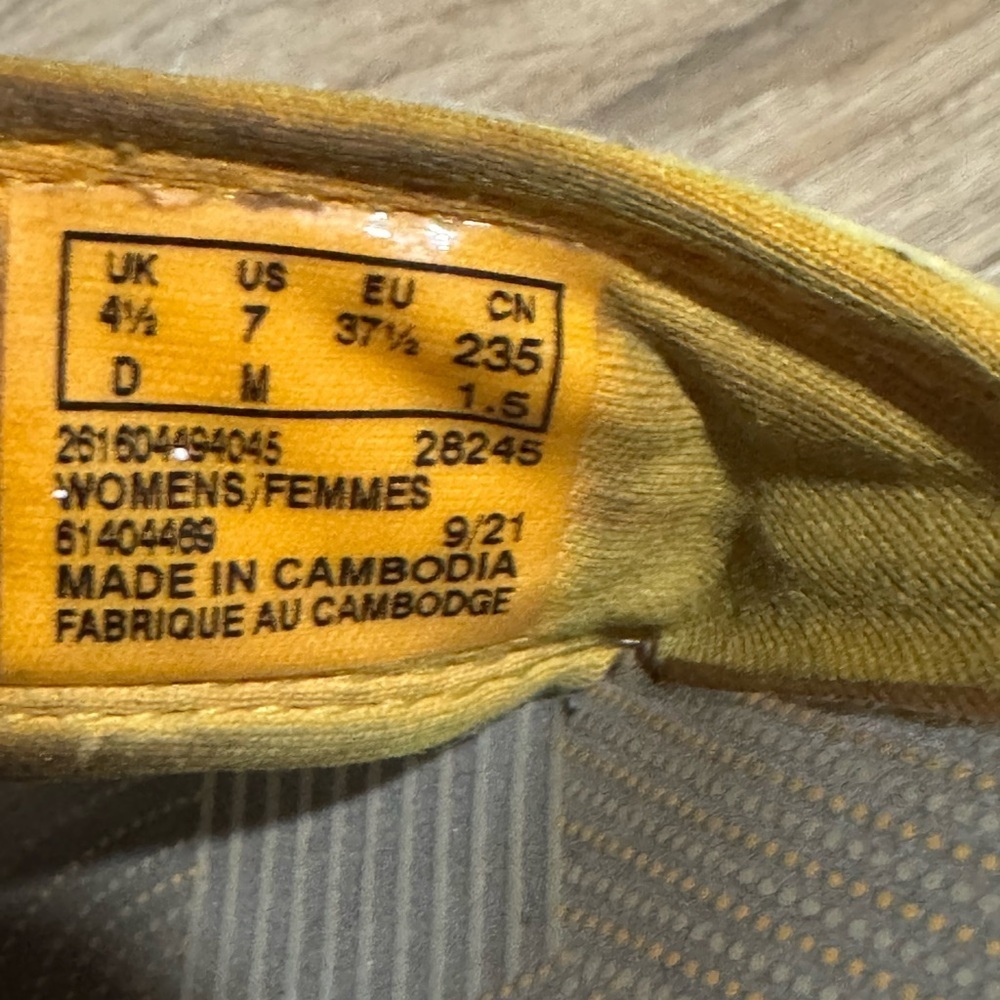 Clarks Cloudsteppers yellow Slide Sandals women’s size 7 slip on comfort shoes - Picture 4 of 6